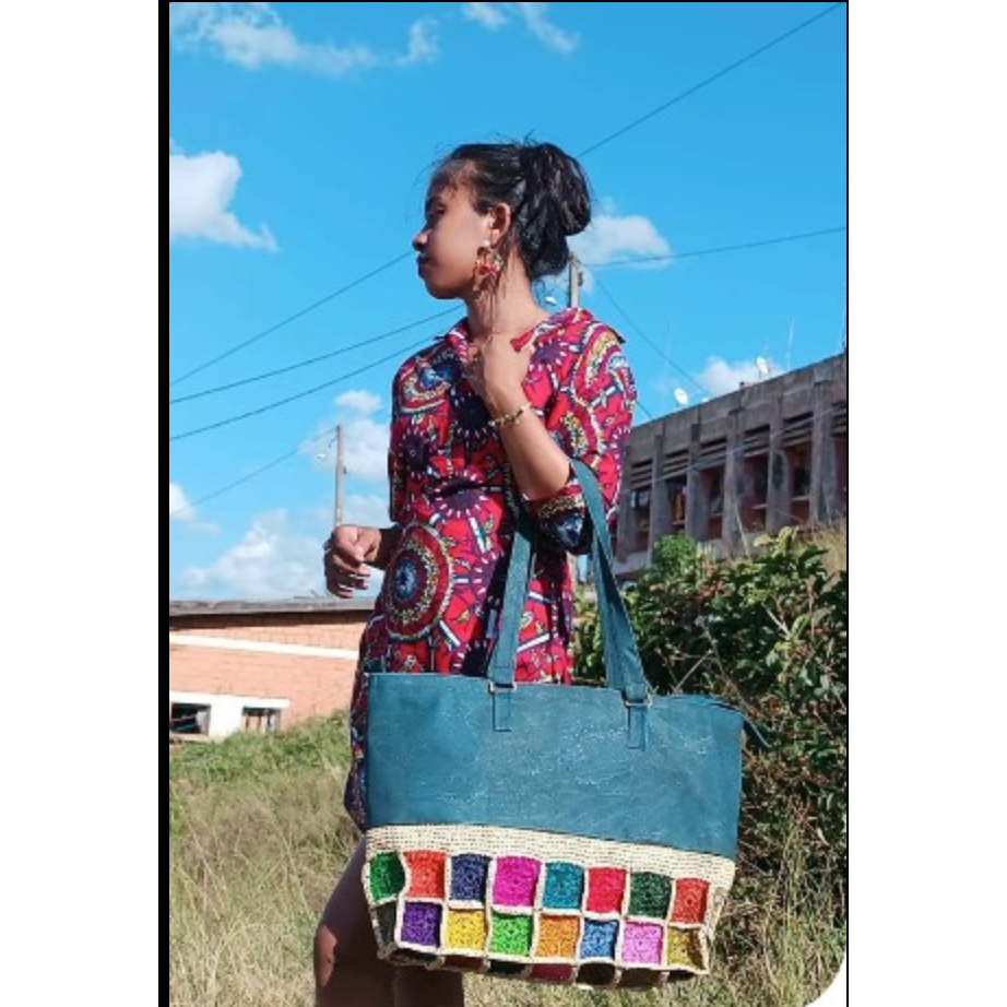 Eco-Friendly Cork & Raffia Bags – Sustainable, Vegan & Handmade in Madagascar