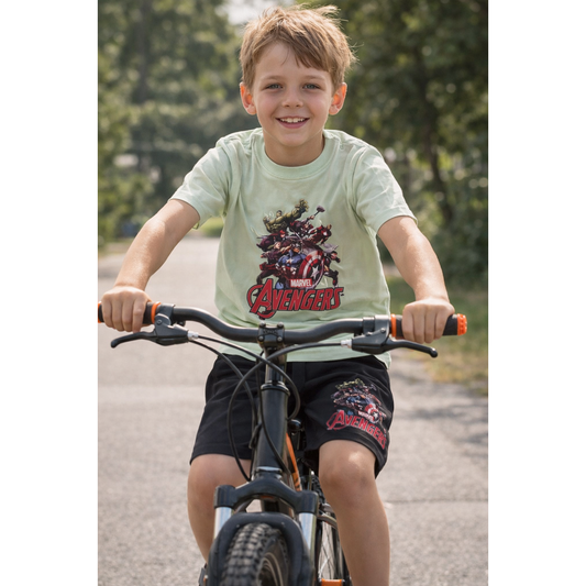 Avengers shorts and T shirt size 4