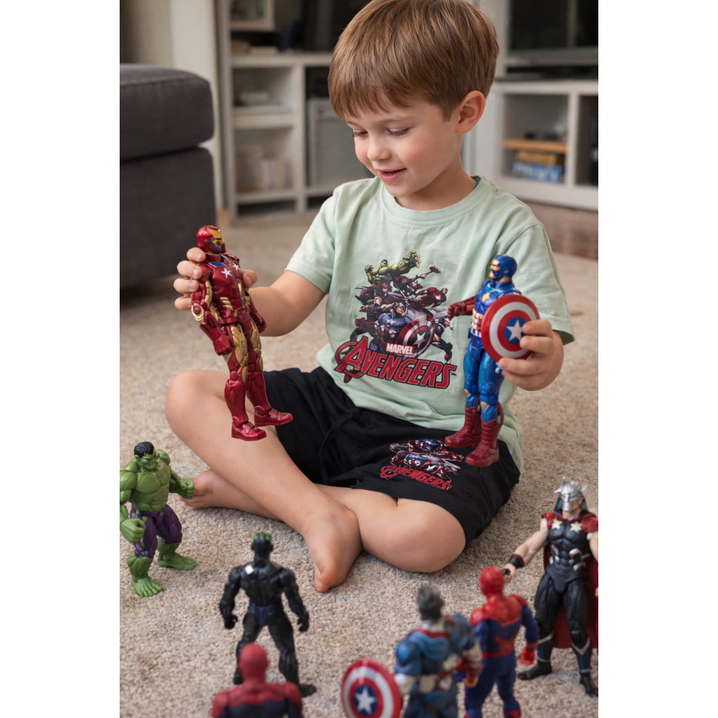 Avengers shirt and shorts size 6