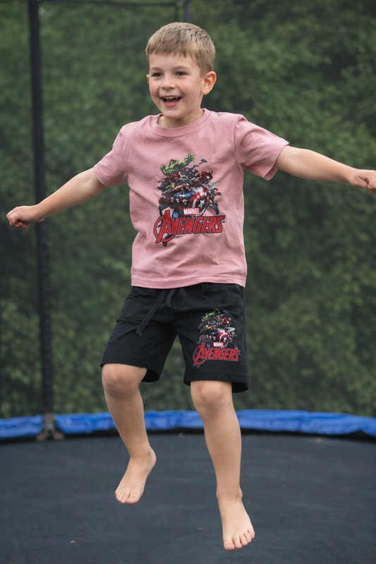 Avengers shirt and shorts size 6